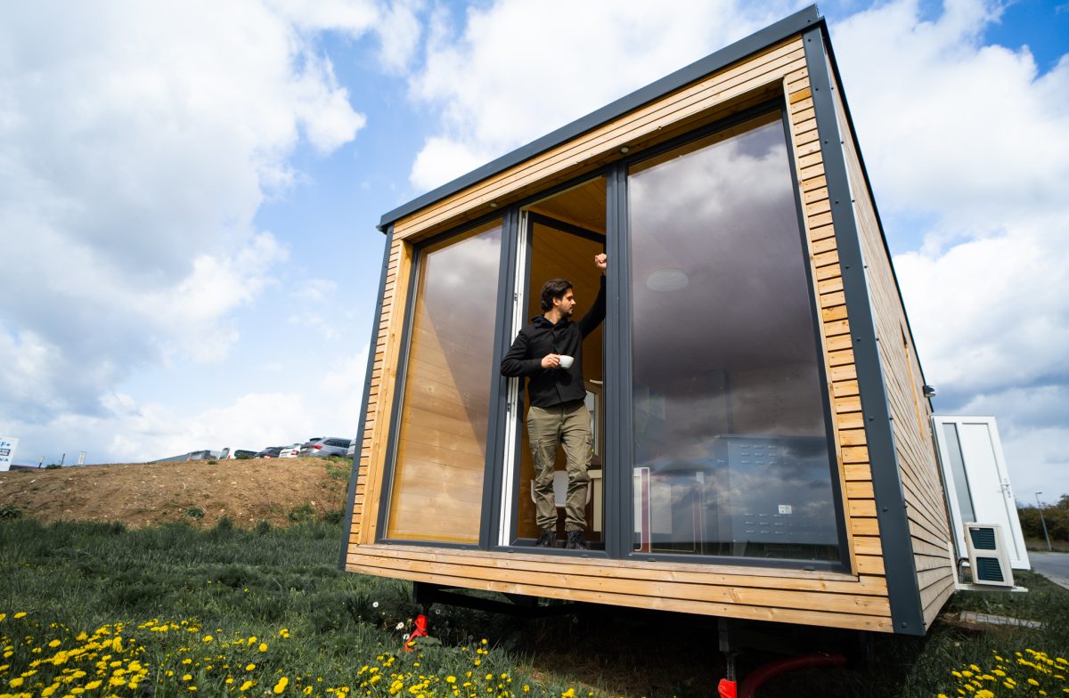 Prosklený mobilní dům ABODES.